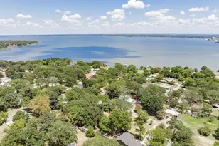 304 Pine St, Seven Points, TX 75143 - Photo 31