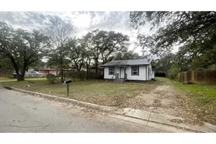 4518 Erath St, Fort Worth, TX 76119 - Photo 3