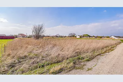 9332 Sunrise Drive, Fort Worth, TX 76134 - Photo 5