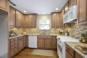 605 S Weatherred Dr, Richardson, TX 75080 - Photo 9