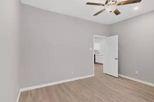 633 Ogden Ave, Cockrell Hill, TX 75211 - Photo 15