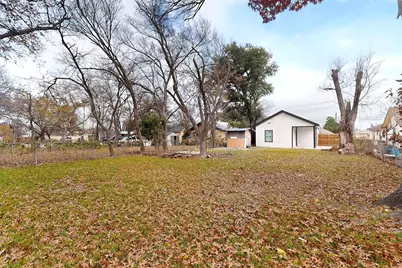 633 Ogden Avenue, Cockrell Hill, TX 75211 - Photo 19