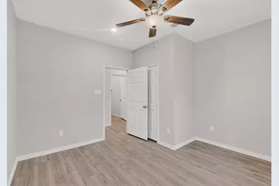 633 Ogden Avenue, Cockrell Hill, TX 75211 - Photo 13