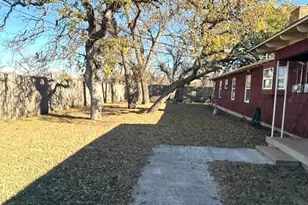 504 W Pioneer St, Rising Star, TX 76471 - Photo 15