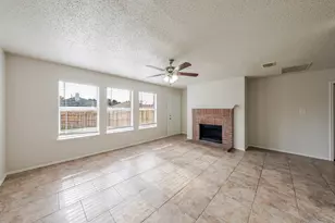 2454 Meadowgate Ln, Lancaster, TX 75134 - Photo 23