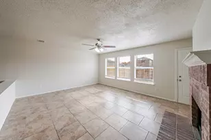 2454 Meadowgate Ln, Lancaster, TX 75134 - Photo 17