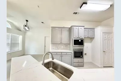 2201 Greendale Court, Bedford, TX 76022 - Photo 9