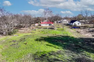 305 Gaskins St, Como, TX 75431 - Photo 25