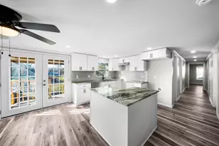 305 Gaskins St, Como, TX 75431 - Photo 7