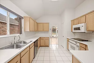 1517 Willowross Drive, Lewisville, TX 75077 - Photo 17