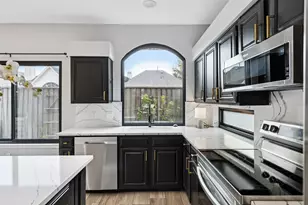 412 Pecos Trail, Irving, TX 75063 - Photo 9