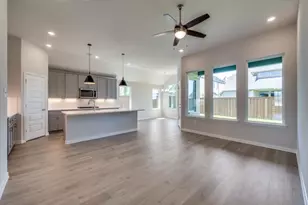 14561 Helena St, Pilot Point, TX 75009 - Photo 5