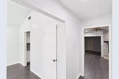 5601 Oak Grove Road W, Fort Worth, TX 76134 - Photo 13