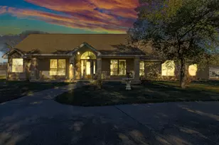 100 Spring Oak St, Lacy Lakeview, TX 76705 - Photo 5