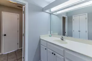 100 Spring Oak St, Lacy Lakeview, TX 76705 - Photo 19