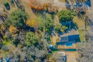 100 Spring Oak St, Lacy Lakeview, TX 76705 - Photo 39