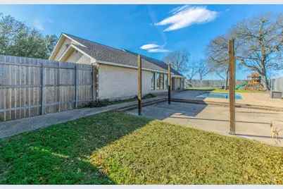 100 Spring Oak Street, Lacy Lakeview, TX 76705 - Photo 33