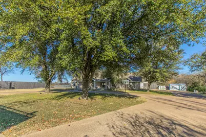 100 Spring Oak Street, Lacy Lakeview, TX 76705 - Photo 3