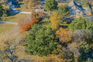 100 Spring Oak St, Lacy Lakeview, TX 76705 - Photo 37