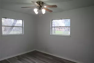 218 Virginia Dr, Lacy Lakeview, TX 76705 - Photo 9