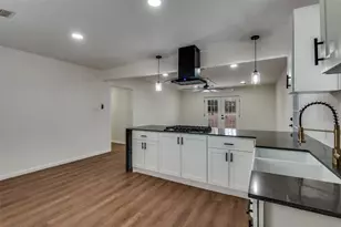 713 Hilltop Cir, DeSoto, TX 75115 - Photo 11