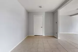 2703 Gladstone Dr, Dallas, TX 75211 - Photo 27