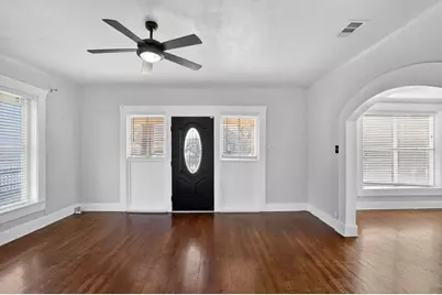 2703 Gladstone Drive, Dallas, TX 75211 - Photo 9