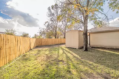 2141 S Jennings Avenue, Fort Worth, TX 76110 - Photo 37