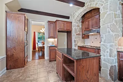 1806 Park Highland Way, Arlington, TX 76012 - Photo 5