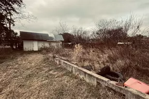 1445 Elk Creek Rd, Dallas, TX 75253 - Photo 3