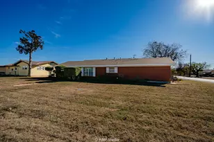 1631 20th St, Anson, TX 79501 - Photo 3