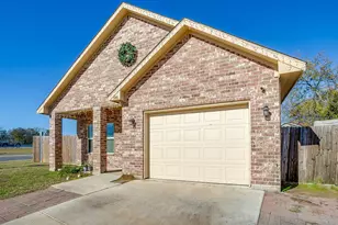 3901 Baylor St, Fort Worth, TX 76119 - Photo 5