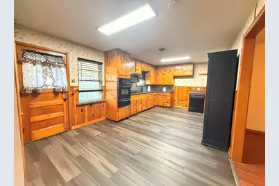 817 N Lacy Drive, Lacy Lakeview, TX 76705 - Photo 7