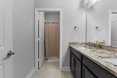 817 Crest Breeze Drive, Fort Worth, TX 76052 - Photo 13