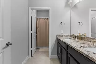 817 Crest Breeze Dr, Fort Worth, TX 76052 - Photo 13