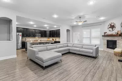 817 Crest Breeze Drive, Fort Worth, TX 76052 - Photo 7