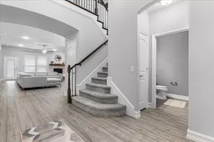 817 Crest Breeze Dr, Fort Worth, TX 76052 - Photo 5