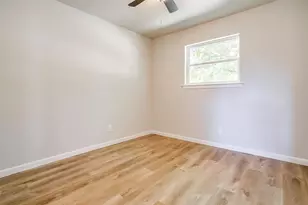 921 Willow Cir S, Burleson, TX 76028 - Photo 13