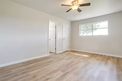 921 Willow Circle S, Burleson, TX 76028 - Photo 5