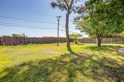 921 Willow Circle S, Burleson, TX 76028 - Photo 23