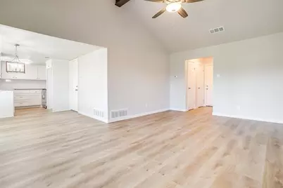 921 Willow Circle S, Burleson, TX 76028 - Photo 15