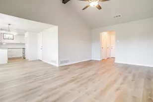 921 Willow Cir S, Burleson, TX 76028 - Photo 15