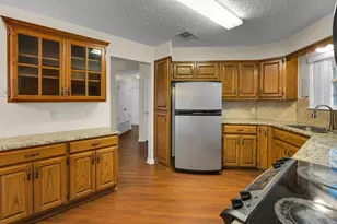 1013 December Dr, Hewitt, TX 76643 - Photo 9