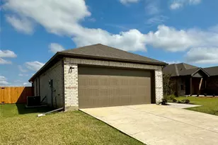 1420 Waverley Dr, Greenville, TX 75402 - Photo 1