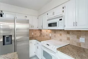 3709 Ravenhill Ln, Arlington, TX 76016 - Photo 9