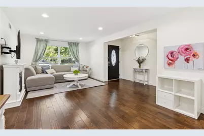 10626 Larchfield Lane, Dallas, TX 75238 - Photo 7