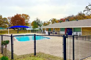 2205 Beechwood Dr, Arlington, TX 76006 - Photo 3