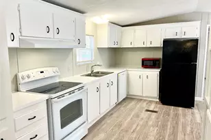 2205 Beechwood Dr, Arlington, TX 76006 - Photo 9