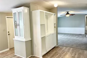 2205 Beechwood Dr, Arlington, TX 76006 - Photo 11