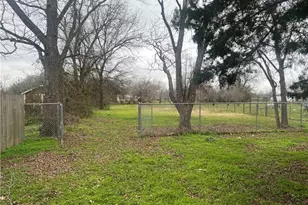 3309 S 3rd St, Waco, TX 76706 - Photo 3